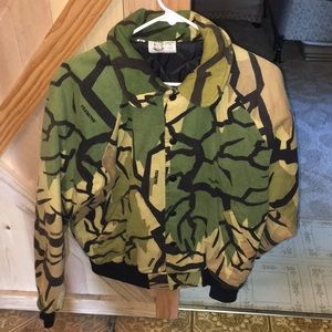 Super thick and comfy hunting camo zip up
